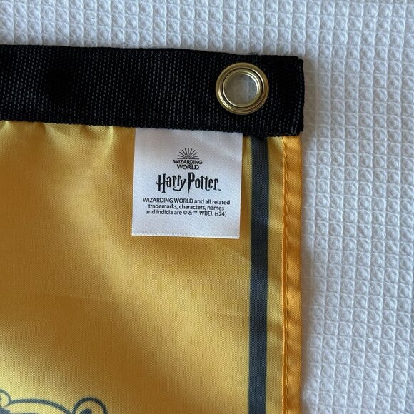 Harry Potter Set 2 Hogwarts House Hufflepuff Flags Banners Wizarding World - Picture 6 of 8